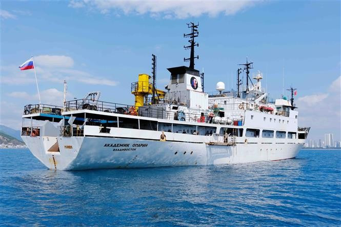 El buque ruso de investigación científica “Académico Oparin” (Fuente: VNA)