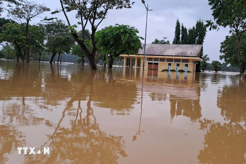 Las intensas lluvias y las inundaciones han provocado graves daños en varias provincias del centro de Vietnam (Fuente: VNA)