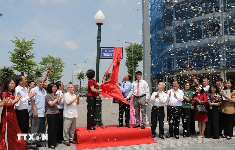 En la ceremonia de nombramiento de la calle de Tran Kim Xuyen en Bac Ninh (Fuente: VNA)