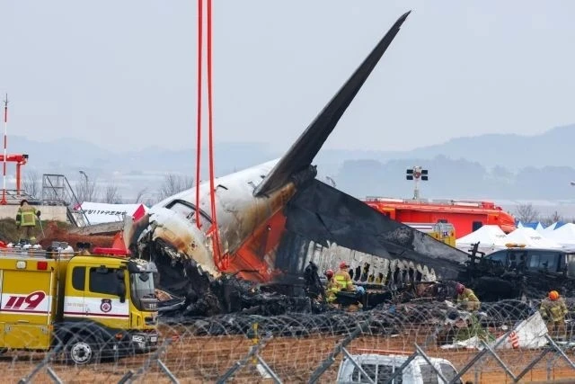 El lugar del accidente del avión de Jeju Air en Muan, Corea del Sur, el 29 de diciembre. (Foto: YONHAP/VNA)