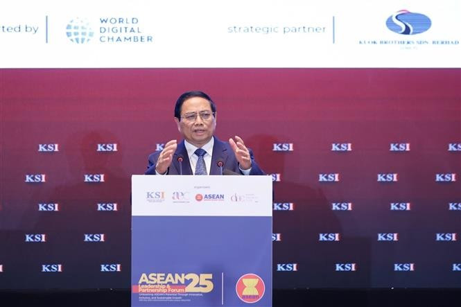El primer ministro de Vietnam, Pham Minh Chinh, habla en el evento (Fuente: VNA)