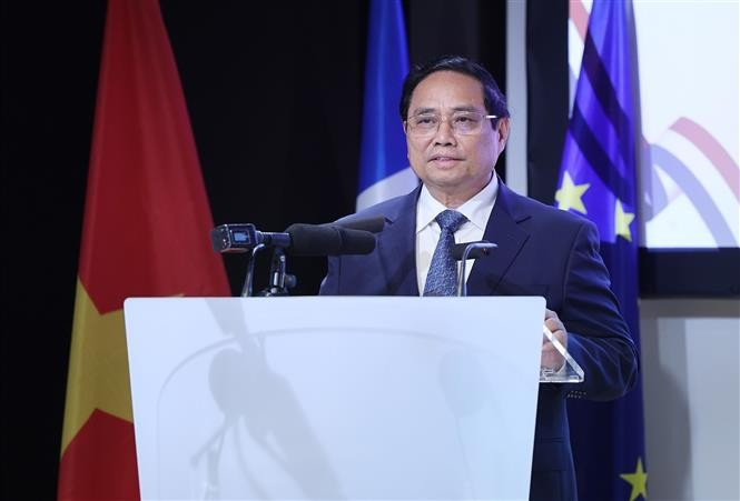 El primer ministro vietnamita, Pham Minh Chinh, habla en el foro (Fuente: VNA)