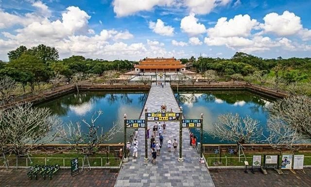 El Palacio Thai Hoa atrae a numerosos turistas nacionales e internacionales. (Foto: vov.vn)