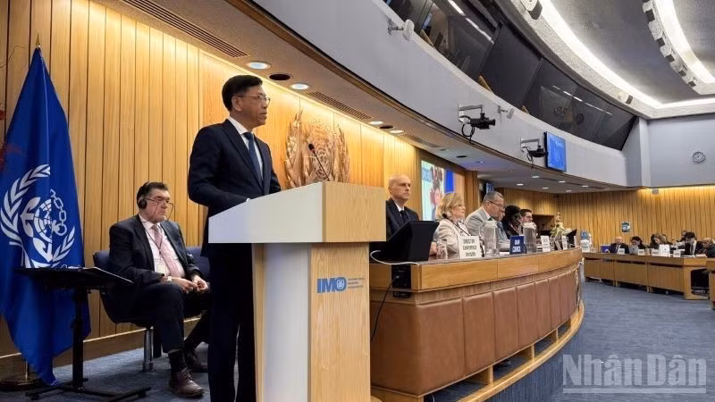 El viceministro de Construcción de Vietnam Nguyen Xuan Sang, habla en el evento (Fuente: VNA)
