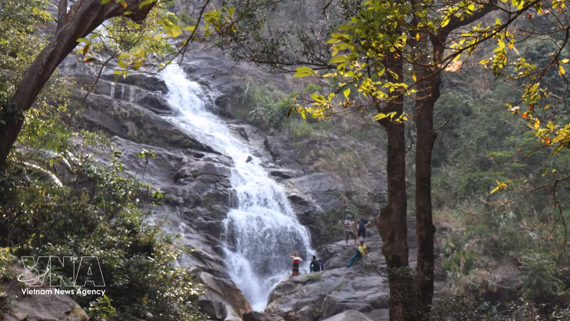 Cascada Lua, joya prístina y majestuosa en provincia de Quang Ngai