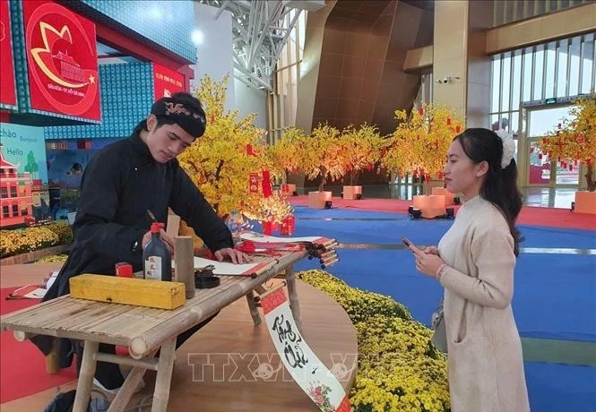 Vietnam muestra la esencia de sus aldeas artesanales en Feria de Primavera 2026