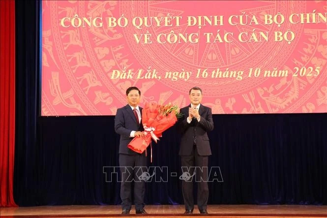 Luong Nguyen Minh Triet fue oficialmente designado como secretario del Comité del Partido Comunista de Vietnam en la provincia de Dak Lak para el período 2025-2030. (Foto: VNA)