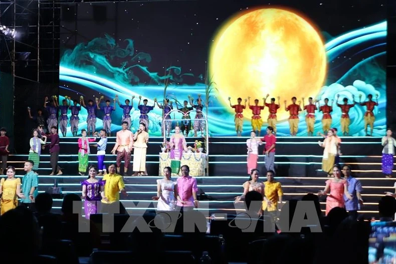 El Festival Ok Om Bok, un evento cultural tradicional de la comunidad étnica Khmer y reconocido como patrimonio cultural intangible nacional. (Foto: VNA)