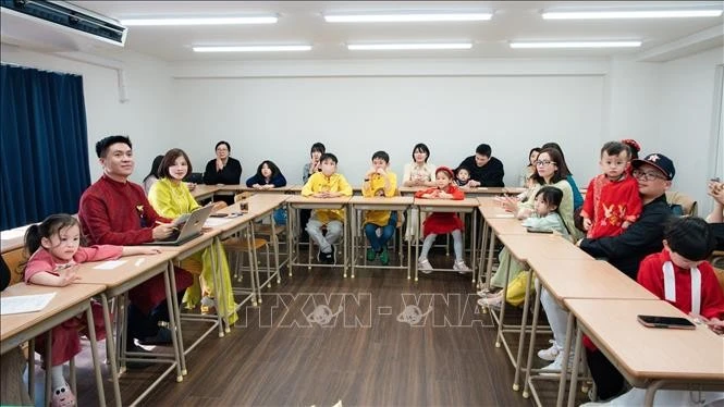  Mujeres vietnamitas en Japón, embajadoras del idioma en la familia (Foto: VNA)