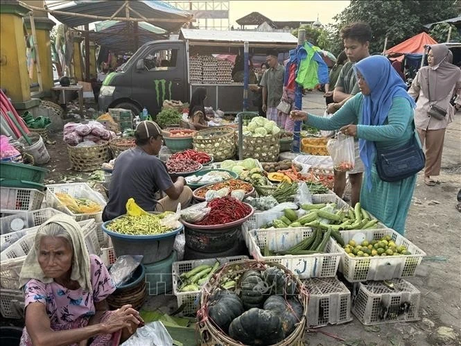 Un mercado tradicional en la isla de Lombok, Indonesia. (Foto: VNA)