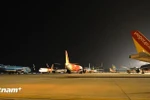 Los aeropuertos operarán vuelos nocturnos durante el Año Nuevo Lunar. (Foto: VNA)