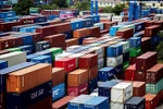 Almacén de contenedores en el puerto de Cat Lai, ciudad de Thu Duc, Ciudad Ho Chi Minh. (Fuente:VNA)