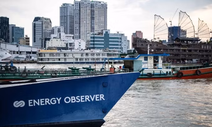 Barco propulsado por hidrógeno y energías renovables llega a Vietnam ảnh 1