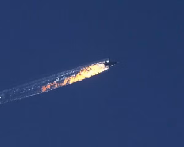 Vietnam urge autocontrol tras derribo por Turquía de avión ruso ảnh 1