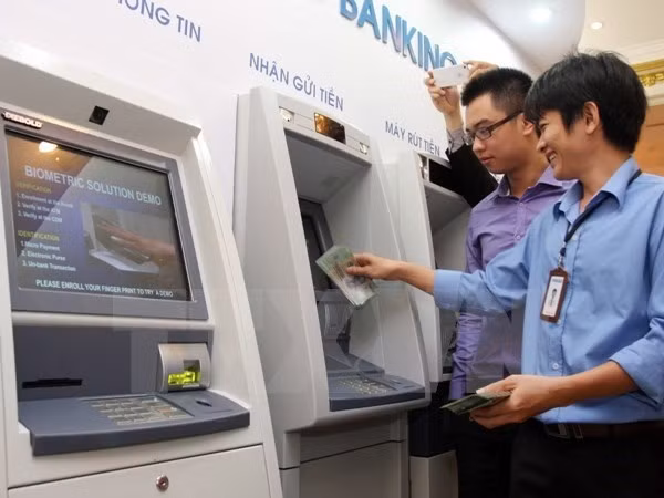 Vietnam aumenta 12,4 por ciento salario mínimo regional ảnh 1