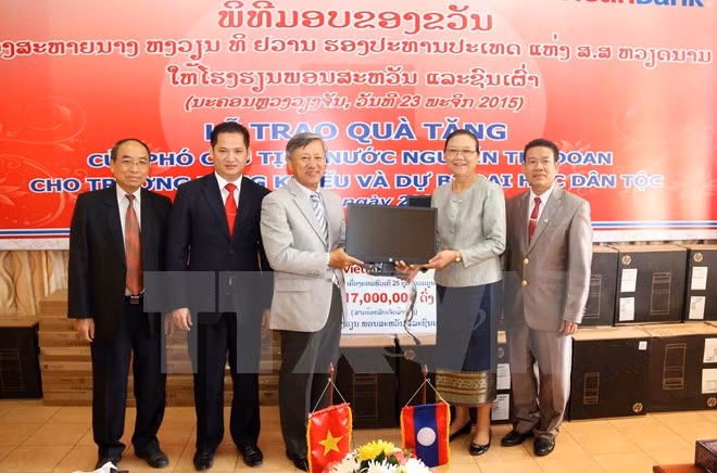 Asistencia vietnamita a Laos en desarrollo de educación ảnh 1