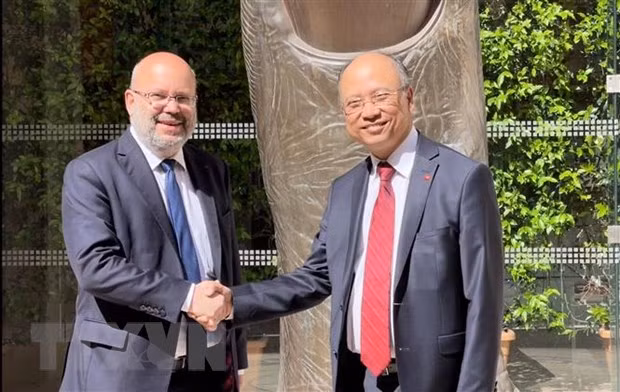 Fortalecen cooperación entre localidades vietnamita y francesa ảnh 1