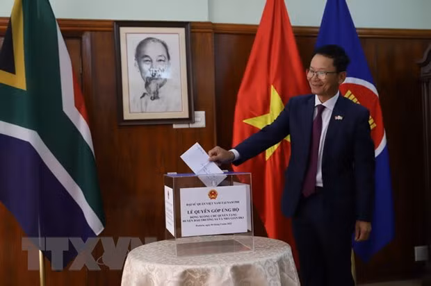 Vietnamitas en Sudáfrica recaudan fondos en favor de proteger soberanía isleña ảnh 1