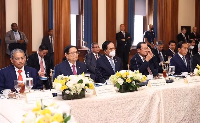 Premier vietnamita aprecia apoyo del Congreso estadounidense al desarrollo de nexos con la ASEAN ảnh 1