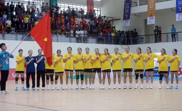 SEA Games 31: Equipo femenino de balonmano vietnamita conquista medalla dorada ảnh 1