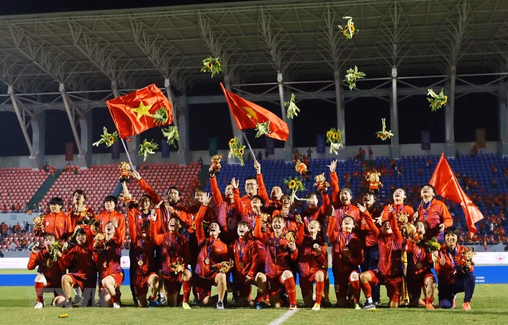 Fútbol femenino de Vietnam conquista el oro de SEA Games tras derrotar a Tailandia ảnh 1