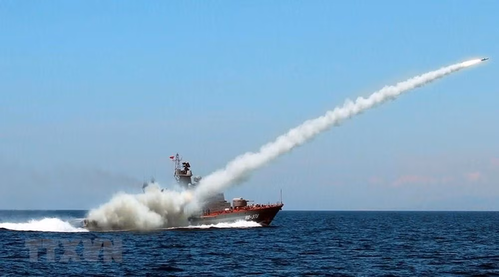 [Fotos] Fuerzas marinas vietnamitas, listas para defender soberanía nacional ảnh 15