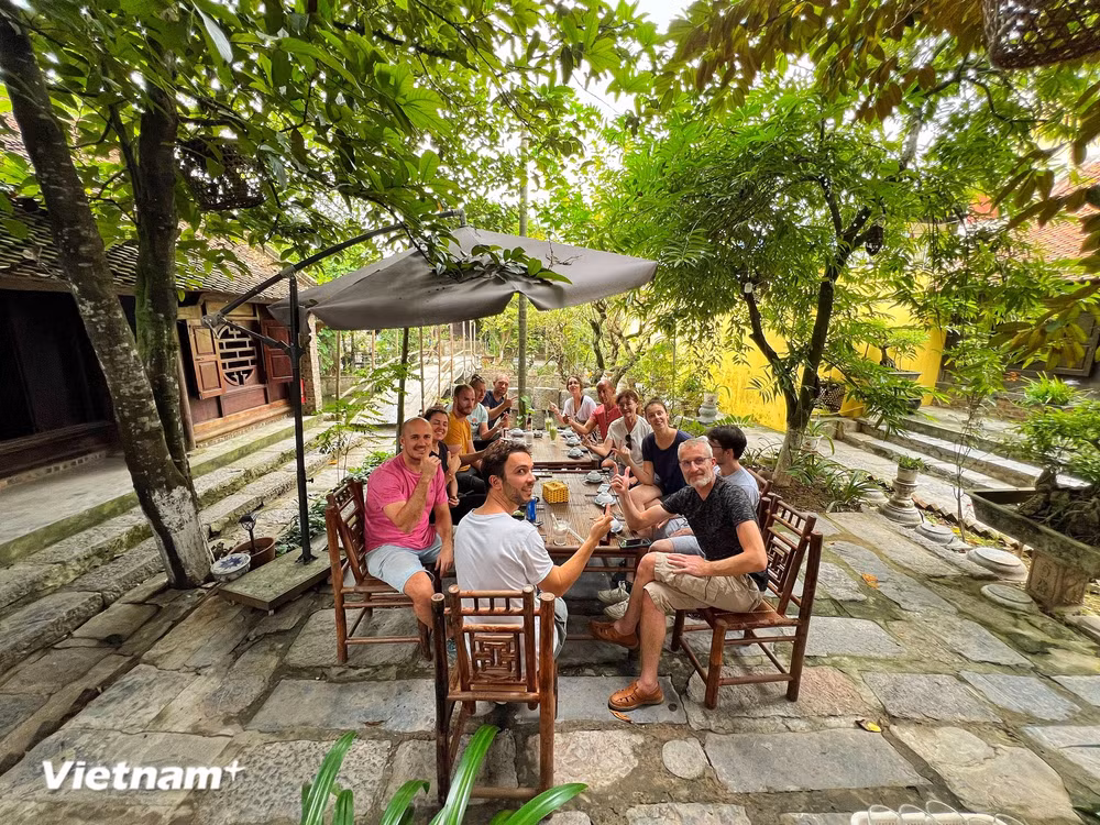 Turistas extranjeros contarán con políticas más convenientes en Vietnam ảnh 2