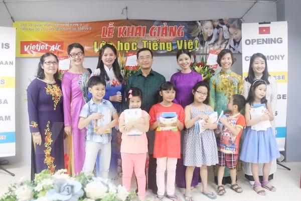 Inauguran primer curso de vietnamita en Malasia ảnh 1