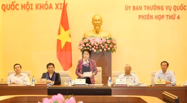 Comité Permanente del Parlamento vietnamita cierra su cuarta reunión ảnh 1