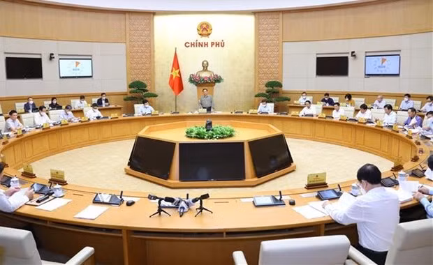 Gobierno vietnamita analiza situación socioeconómica en primeros 10 meses de 2021 ảnh 1
