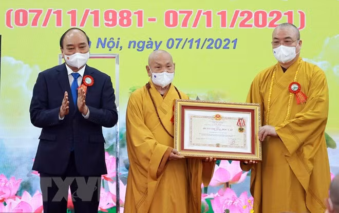 Presidente de Vietnam realza papel de Sangha Budista en fomento de gran unidad nacional ảnh 3