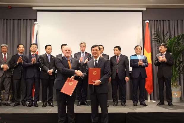 Vietnam y Reino Unido buscan fortalecer cooperación en sector educativo ảnh 1