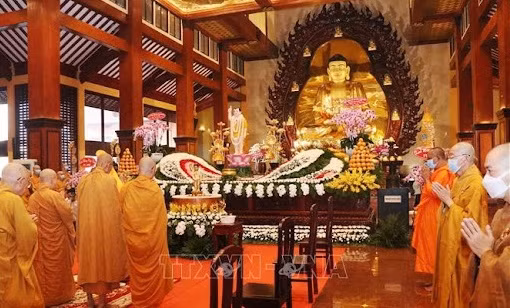 Sangha Budista de Vietnam: 40 años de integración y desarrollo con la nación ảnh 1