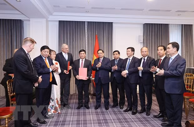 Vietnam impulsa cooperación con grandes corporaciones europeas ảnh 1