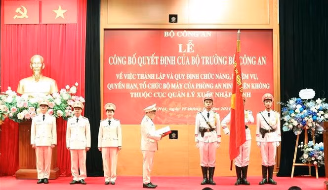 Establecen fuerza de seguridad aérea del Departamento de Gestión de Inmigración de Vietnam ảnh 2