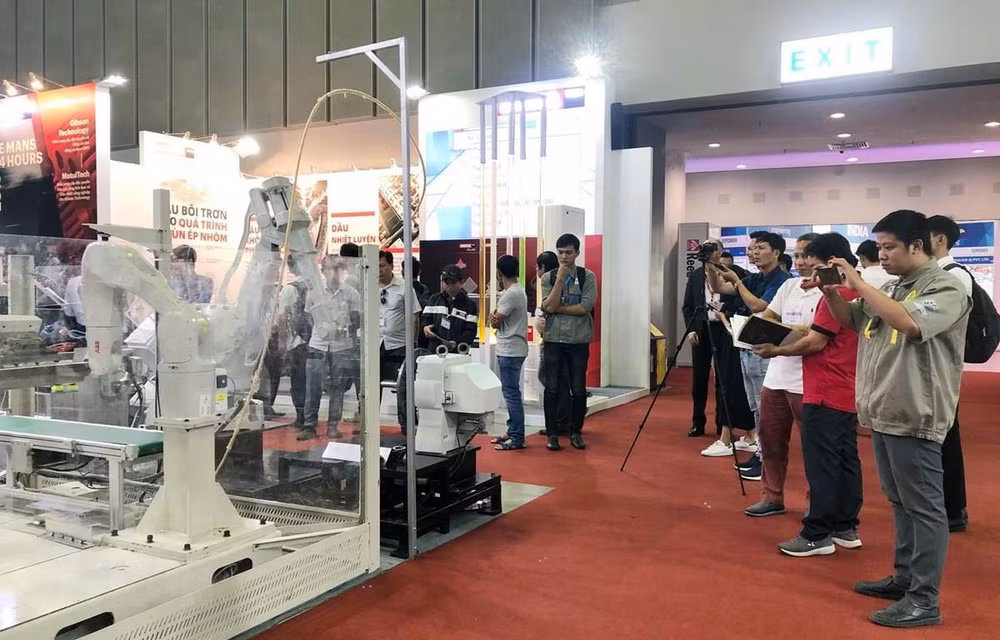Inauguran en Ciudad Ho Chi Minh muestras de la industria auxiliar ảnh 1