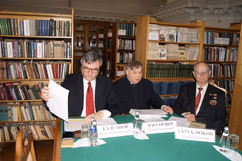 Efectuán conferencia sobre amistad histórica entre Vietnam y Rusia ảnh 1