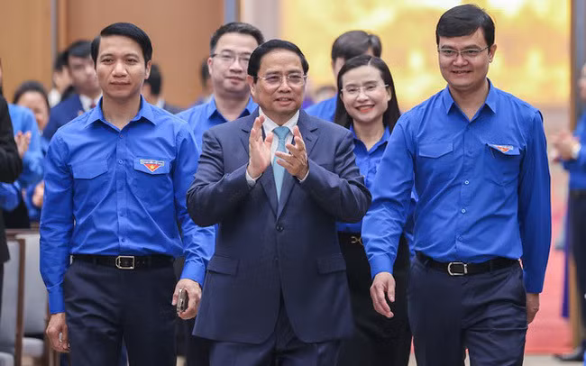 Primer ministro de Vietnam dialoga con jóvenes de todo el país ảnh 2