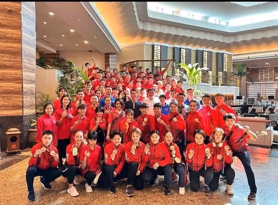 Conquista Vietnam primer lugar en Campeonato de Karate del Sudeste Asiático ảnh 1