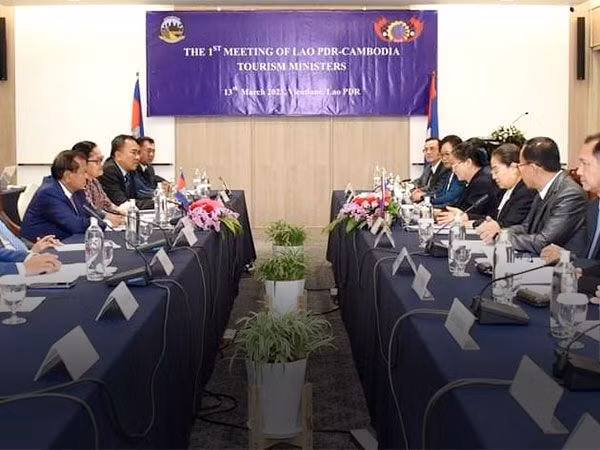 Camboya y Laos firman MoU para mejorar lazos en turismo ảnh 1