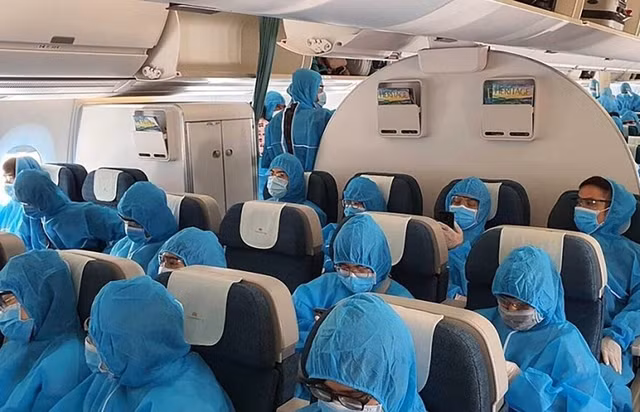 Procesan a otros acusados en caso de vuelos de rescate en Vietnam ảnh 1