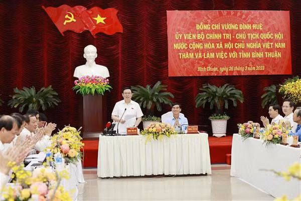 Presidente del Parlamento de Vietnam realiza visita de trabajo a la provincia Binh Thuan ảnh 1