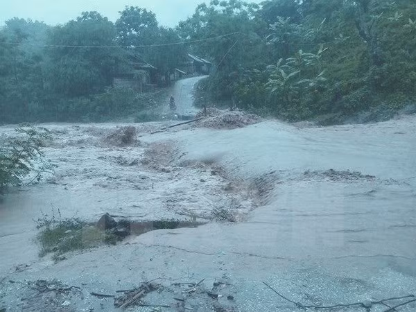 Aumentan muertos por lluvias torrenciales en el norte de Vietnam ảnh 1