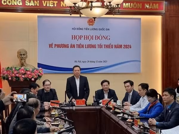Vietnam aumentará salario mínimo regional a partir de junio de 2024 ảnh 2 Vietnam aumentará salario mínimo regional a partir de junio de 2024 ảnh 2