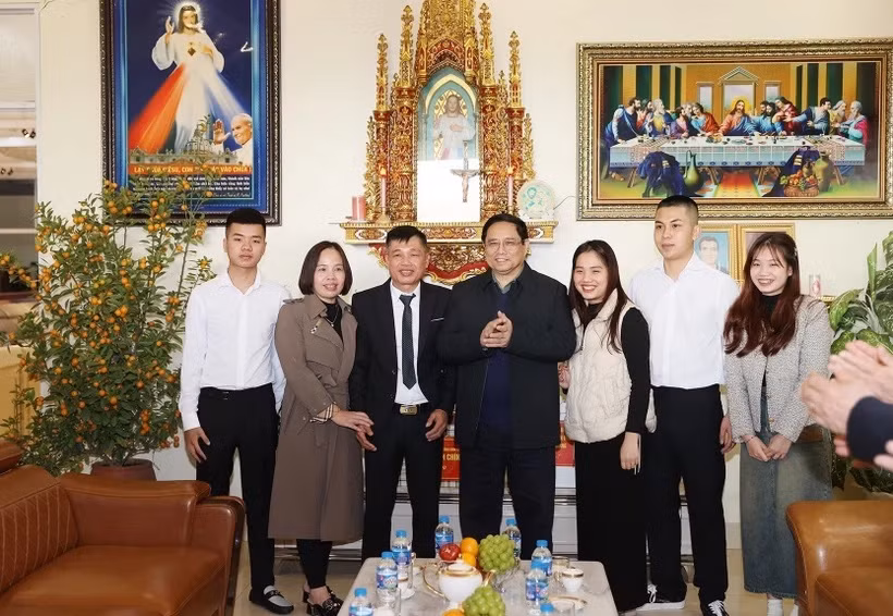 Premier de Vietnam felicita a parroquia de Bac Giang por Navidad ảnh 1 Premier de Vietnam felicita a parroquia de Bac Giang por Navidad ảnh 1