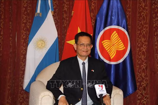 Embajador: Relaciones entre Vietnam y países suramericanos se desarrollarán con fuerza ảnh 1