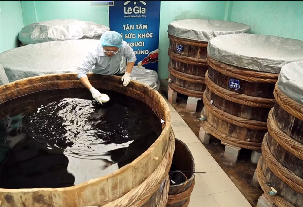 Sabrosa salsa de pescado Le Gia de Vietnam ảnh 1