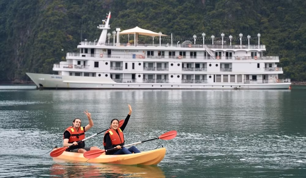 Vietnam recibe 12,6 millones turistas extranjeros en 2023 ảnh 1