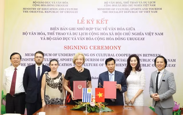 Aspira Uruguay a impulsar cooperación con Vietnam en cultura y deportes ảnh 1