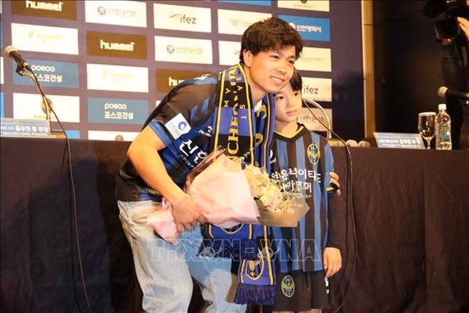 Se abren nuevas oportunidades para futbolistas vietnamitas en Liga surcoreana ảnh 1
